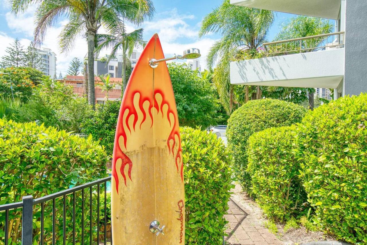 In The Tropics - Poolside Broadbeach Hideaway *